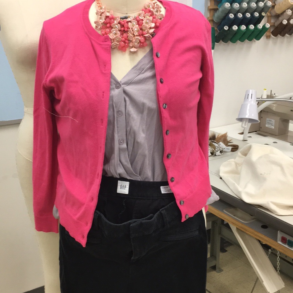 💗💗💗Karen Scott. Pink petite sweater cardigan.